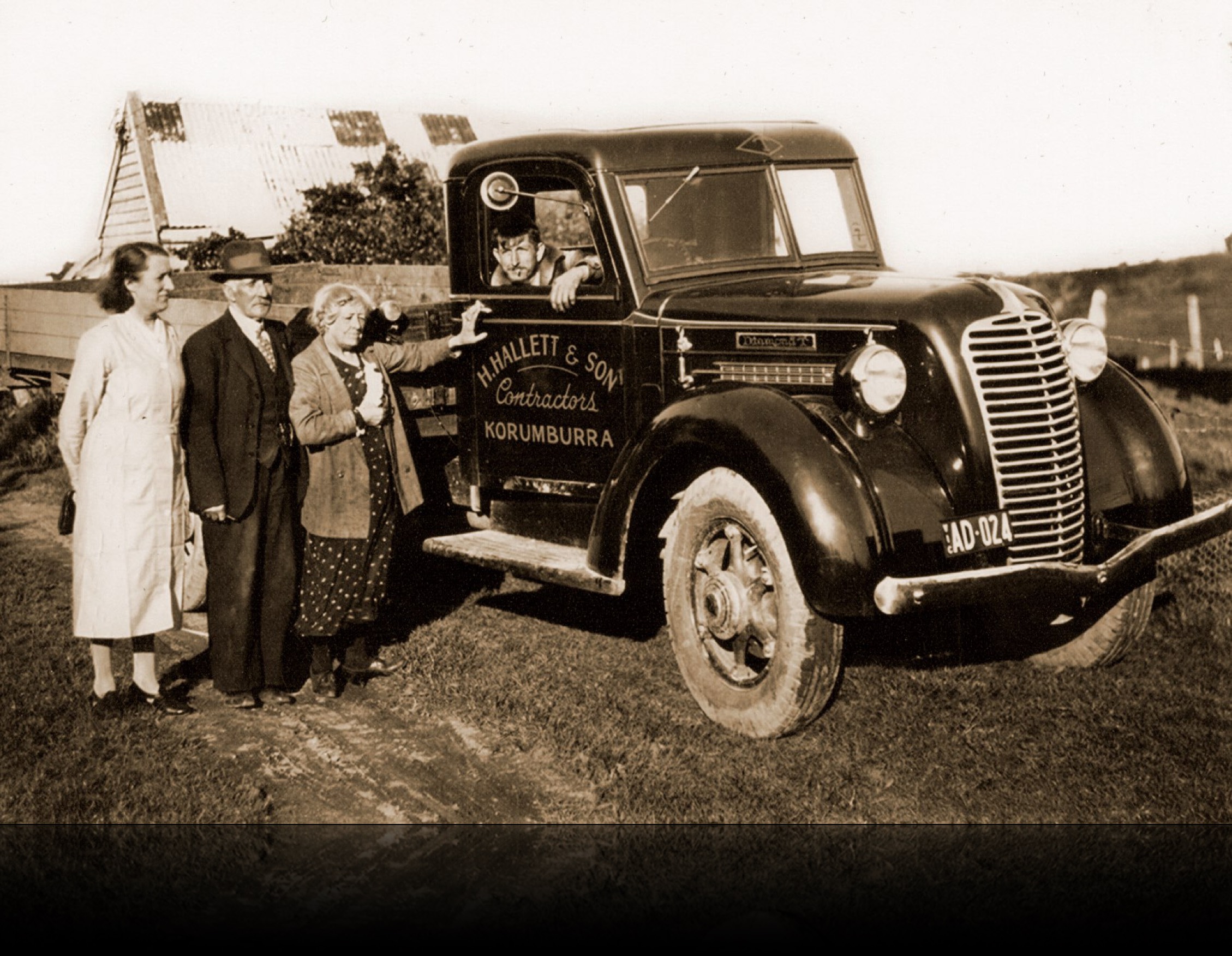 Hallett family with Diamond T truck, 1937-38